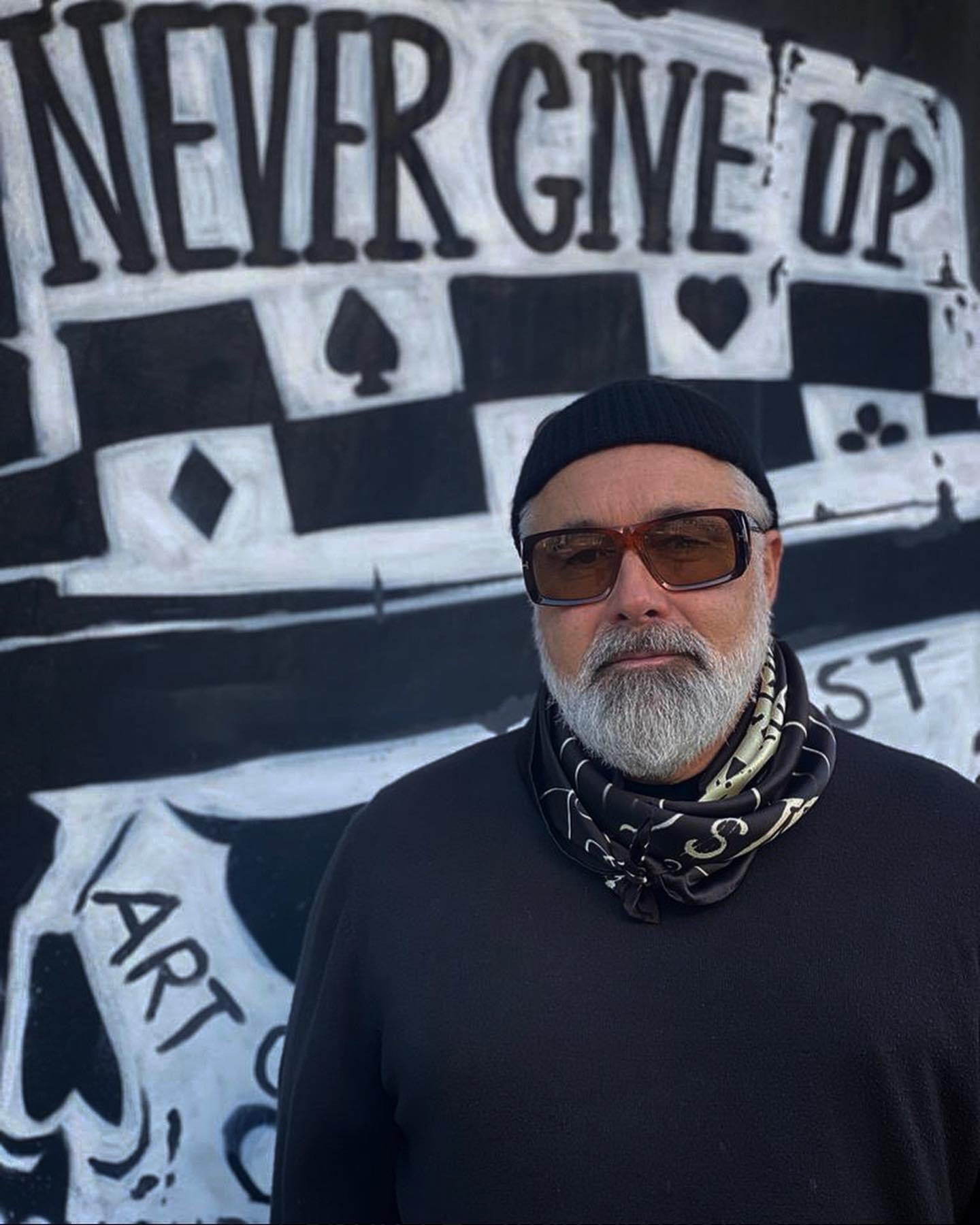 "Never Give Up" Scarf